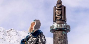 Ерөнхийлөгч У.Хүрэлсүх улсын хойд хилийг эргэж байлдагч нартай уулзав