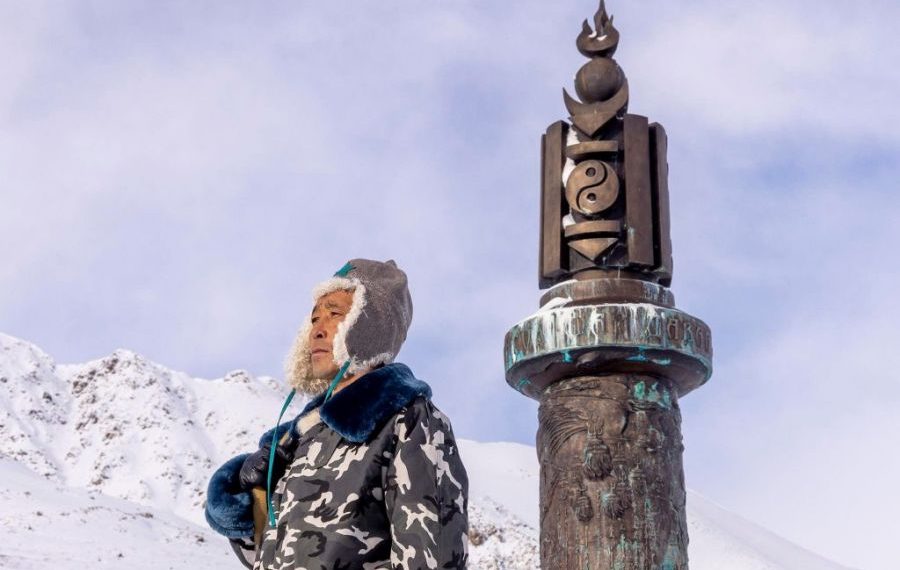 Ерөнхийлөгч У.Хүрэлсүх улсын хойд хилийг эргэж байлдагч нартай уулзав