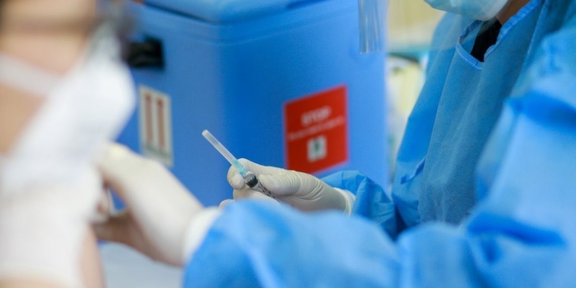 Томоохон худалдааны төв, захуудад дархлаажуулалтын цэг ажиллаж эхэллээ