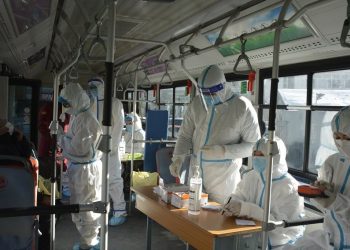 Бөхчүүд болон үзэгчдээс түргэвчилсэн шинжилгээ авч, бөхийн өргөө рүү нэвтрүүлж байна