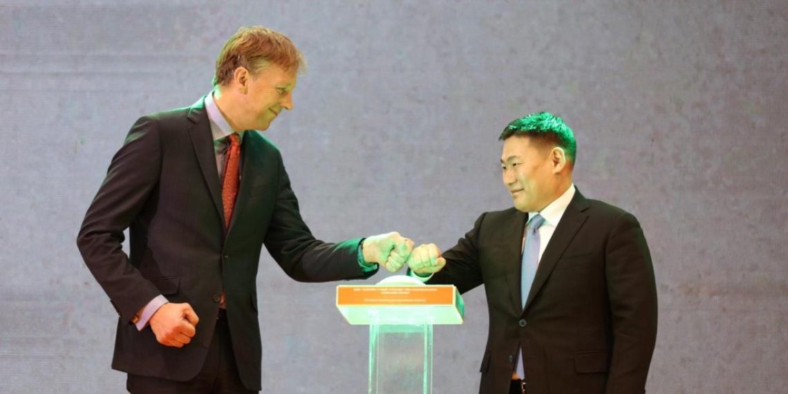 Монголчууд баялагтаа эзэн байж чадлаа