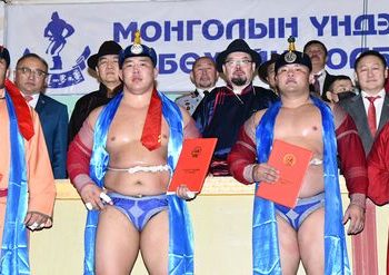 Үндсэн хуулийн ойн барилдаанд Улсын харцага О.Хангай түрүүлэв