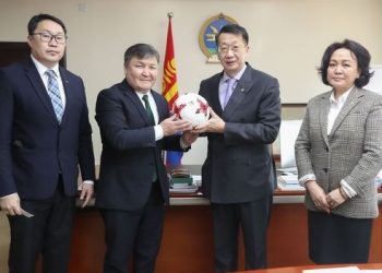 “Сургуулийн хөлбөмбөг” хөтөлбөр хэрэгжүүлнэ