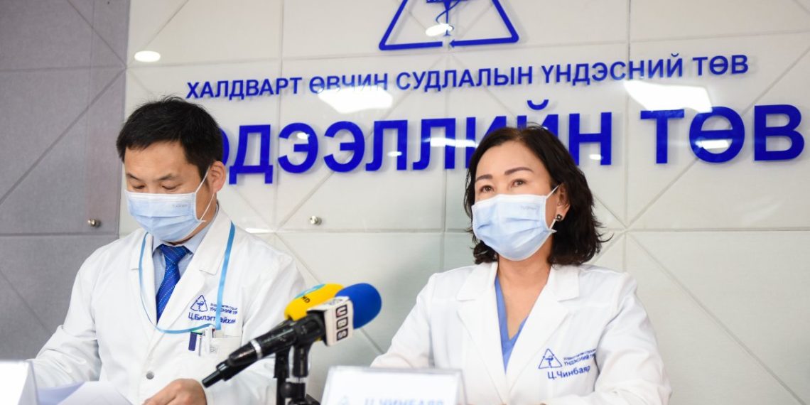 Омикрон хувилбарын үед хамар битүүрэх, хоолой аргаж хөндүүрлэх, хуурай ханиалгах, хөнгөн халуурах зовуурь илэрч байна