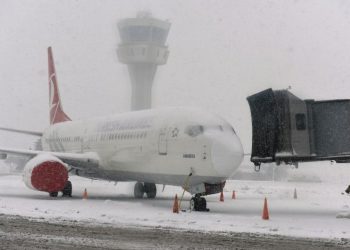 Их цас орсноос Истанбул хот нисэх онгоцны буудлаа хаалаа