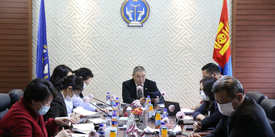 Таван шүүгчийг сэлгэн ажиллуулахаар томилов