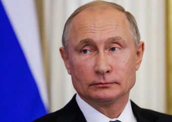 Путин Порошенкод улс төрийн орогнол амлажээ