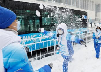 Олимпийн эргэн тойронд: Их цасны улмаас зарим тэмцээн хойшлов