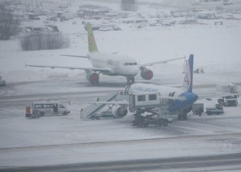 Японд 180 орчим нислэг цуцлагджээ