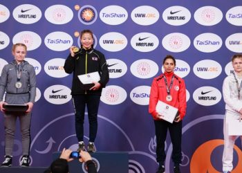 Стамбулын дэвжээнээс манай бөхчүүд 6 медаль хүртлээ