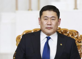 Оюутолгой, БНХАУ-ын айлчлал, тэтгэвэр нэмсэн нь Ерөнхий сайдын рейтингийг өсгөжээ