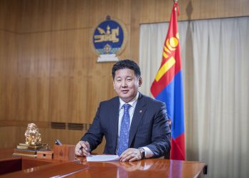 У.Хүрэлсүх: Хөвсгөл нуурын эко систем алдагдахад хүрч байна