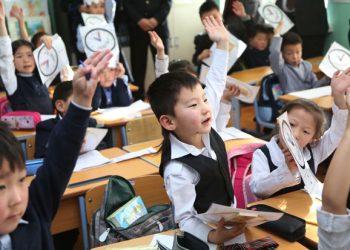 Шилдэг багшийн хичээлийг 100 мянгаар худалдаж авна