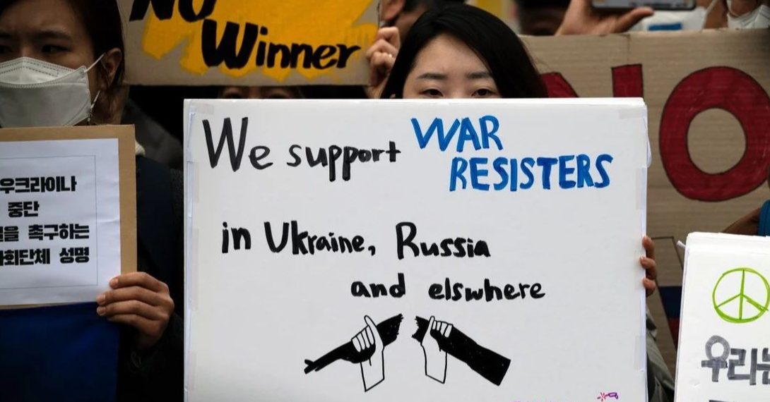 Өмнөд Солонгос стратегийн бараа бүтээгдэхүүн ОХУ-д нийлүүлэхээ зогсоож, SWIFT-ийн хоригт нэгджээ