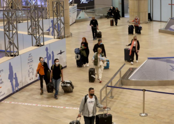 Израил вакцинд хамрагдаагүй жуулчдад хилээ нээжээ