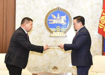 Зөрчлийн тухай хуульд нэмэлт, өөрчлөлт оруулах тухай хуулийн төслийг өргөн мэдүүллээ