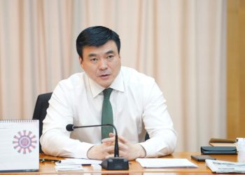 Гашуунсухайт боомтоор өдөрт 200 тээврийн хэрэгсэл нэвтэрч буйг ирэх сарын 1-нээс 300 болгоно