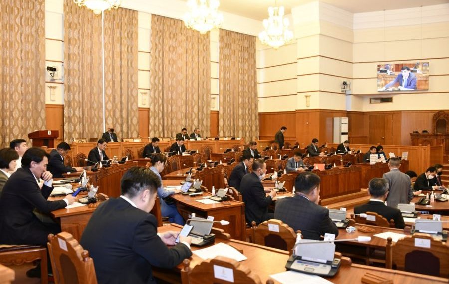 Чуулганаар тендерийн баталгааг 0.5 хувь болгон багасгах хуулийн төслийг хэлэлцэж байна