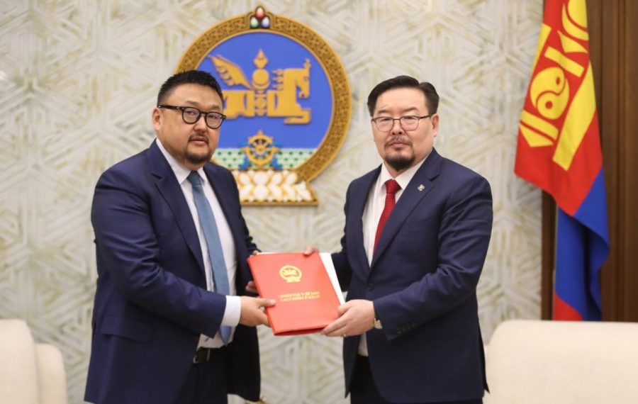 ХХААХҮ-ийн сайд З.Мэндсайхан хуулийн төслүүд өргөн барилаа