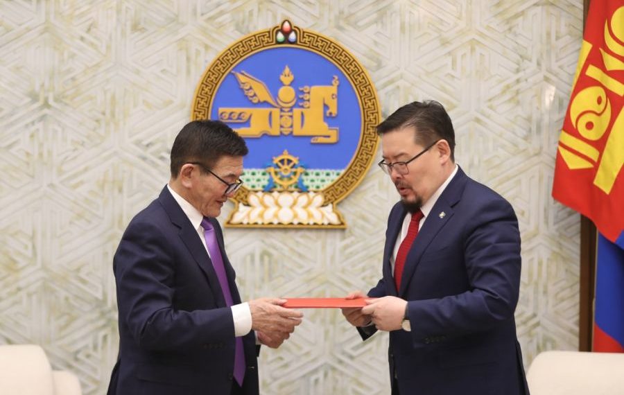 Төрийн албаны тухай хуульд нэмэлт, өөрчлөлт оруулах хуулийн төсөл өргөн барив