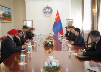 Газрын тосны үйлдвэрийн төслийг цаг хугацаанд дуусгахын төлөө хамтран ажиллахаа нотлов