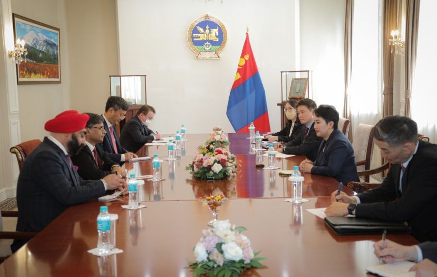 Газрын тосны үйлдвэрийн төслийг цаг хугацаанд дуусгахын төлөө хамтран ажиллахаа нотлов