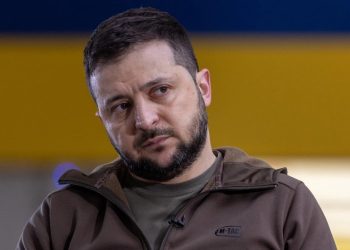 Зеленскийн ноосон цамц 111 мянган доллараар зарагджээ