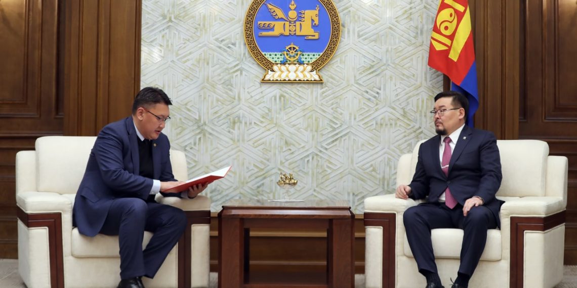 Банкны тухай хуулийн төслийг өргөн мэдүүлэв