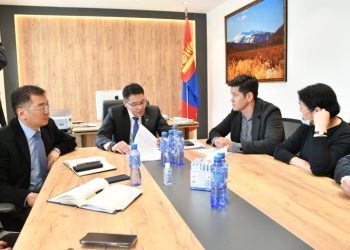 Эрүүл мэндийн сайд С.Энхболд 11-11 төвд ажиллаж, иргэдтэй уулзлаа