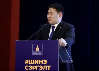 Ерөнхий сайд Л.Оюун-Эрдэнэ Өмнөговь аймгийн залуучуудтай уулзаж ярилцлаа