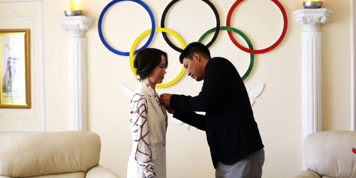 Уран гулгалтын тайлбарлагч А.Дэлгэрмааг МҮОХ-ны алтан медалиар шагнав