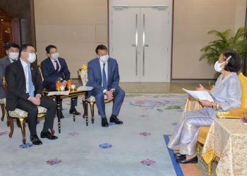 БШУ-ы сайд Л.Энх-Амгалан Тайландын гүнжид бараалхав