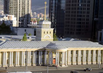 Хятадтай хийх хуваарьт нислэгийг сэргээх талаар хэлэлцжээ