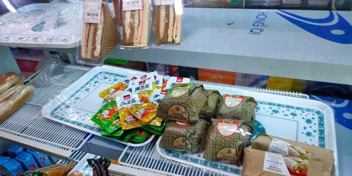 Хугацаа дууссан бүтээгдэхүүн зарсан 65 дэлгүүрийг хаалаа