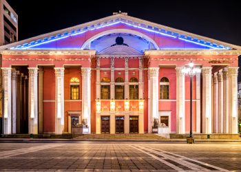 УДБЭТ 60 дахь улирлын тоглолтоо дэлхийн сонгодог бүтээлүүдийн ноён оргил дуурь, балетаар нээнэ