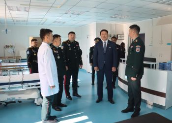 Батлан хамгаалахын сайд Г.Сайханбаяр Цэргийн төв эмнэлэгт ажиллалаа