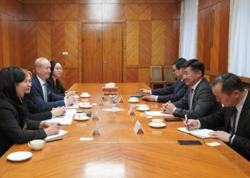 ЕСБХБ-тай хамтарч авто болон төмөр замын шинэ төслүүд хэрэгжүүлэхийг зорьж байна