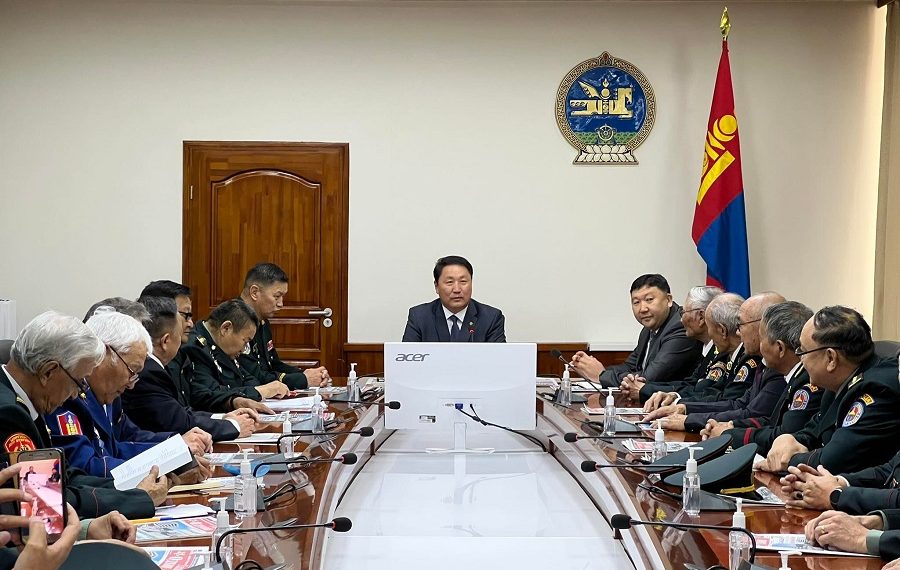 Батлан хамгаалахын сайд Г.Сайханбаяр Соёл хүмүүжлийн ахмад ажилтнуудыг хүлээн авч уулзав