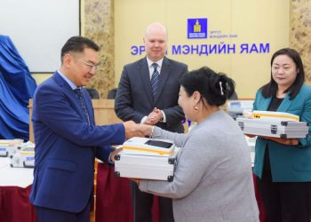 ДЭМБ-гаас 21 аймагт 255.9 сая төгрөгийн өртөг бүхий тоног, төхөөрөмж хүлээлгэн өглөө