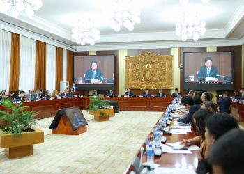 Уур амьсгалын өөрчлөлт, биологийн олон янз байдлын талаар хэлэлцэж байна