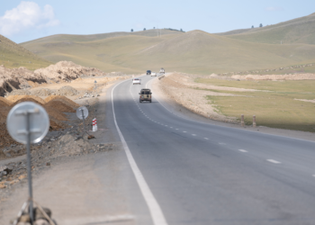 Улаанбаатар-Дархан чиглэлийн нэг урсгал, хоёр эгнээ хатуу хучилттай авто замын хөдөлгөөнийг нээлээ