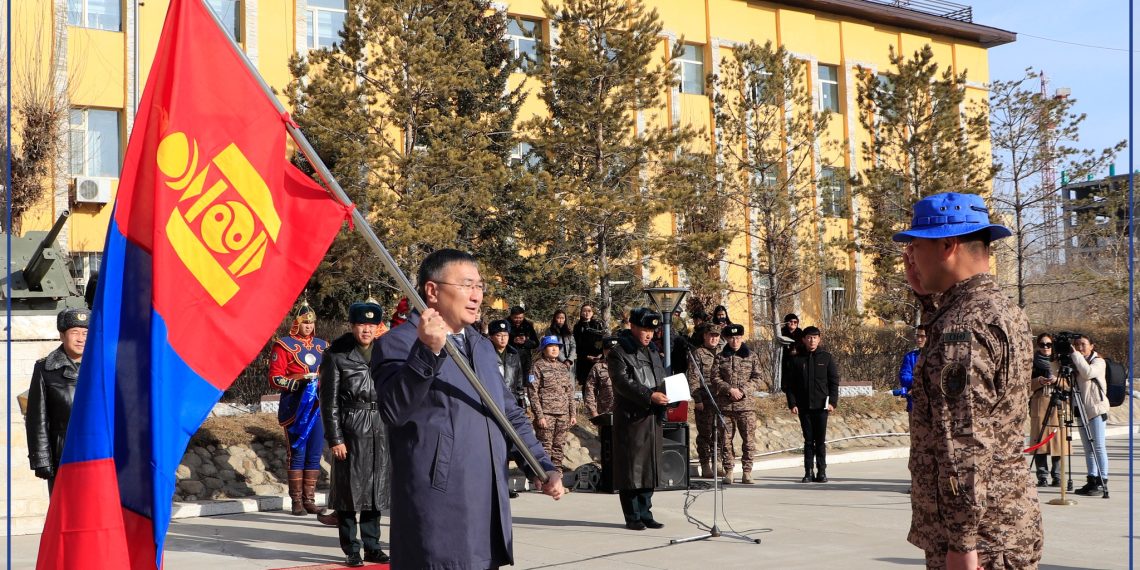 Энхийг сахиулагчид жанжин тугандаа хүндэтгэл үзүүлэв