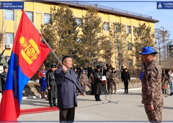 Энхийг сахиулагчид жанжин тугандаа хүндэтгэл үзүүлэв