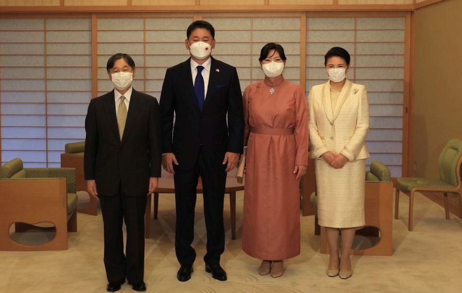 Ерөнхийлөгч У.Хүрэлсүх Японы Эзэн Хаан Нарүхитод бараалхав