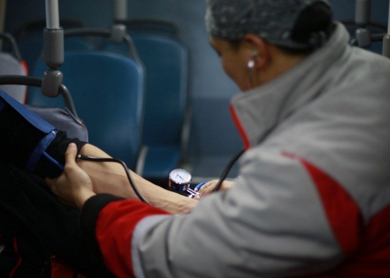 Жагсагчдад үзлэг, эмчилгээ хийж, зөвлөгөө өгчээ