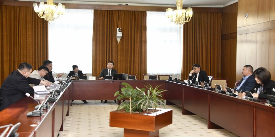 Төрийн болон орон нутгийн өмчийн хөрөнгөөр бараа, ажил, үйлчилгээ худалдан авах тухай хуулийн шинэчилсэн найруулгын төслийг хэлэлцэхийг дэмжлээ