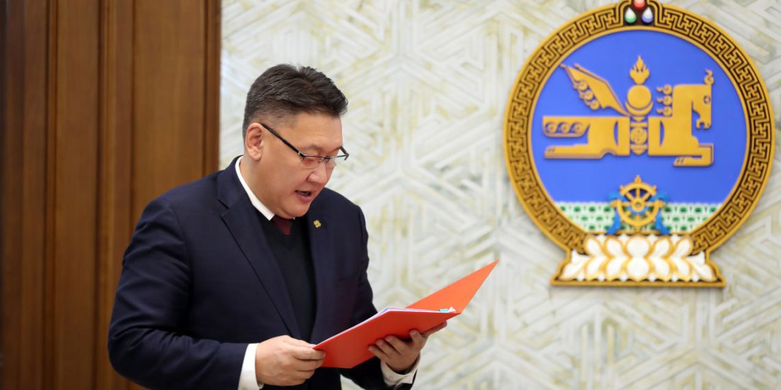 Монгол Улс, Дэлхийн банкны Олон улсын хөгжлийн ассоциаци хооронд байгуулсан зээлийн хэлэлцээрийг соёрхон батлах тухай хуулийн төслийг өргөн мэдүүлэв