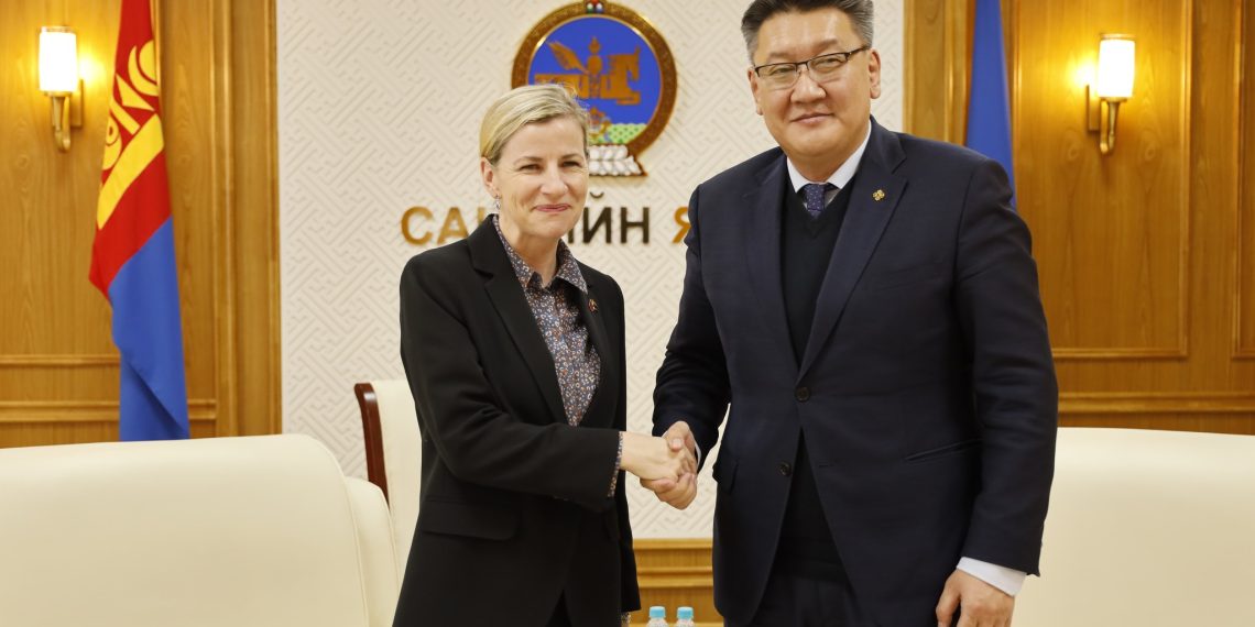 Сангийн сайд Б.Жавхлан Австрали Улсаас Монгол Улсад суугаа онц бөгөөд бүрэн эрхт Элчин сайд Кэйти Смитийг хүлээн авч уулзлаа.