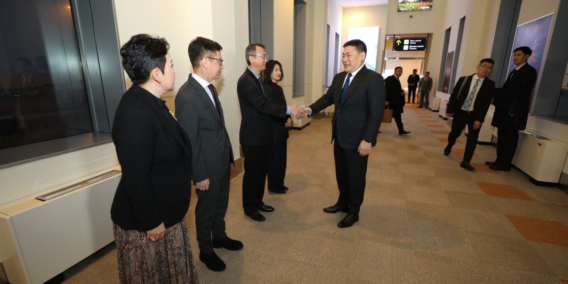 Ерөнхий сайд Л.Оюун-Эрдэнэ БНСУ-д албан ёсны айлчлал хийхээр мордов