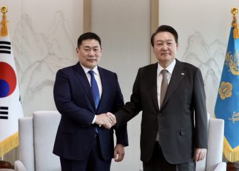 Ерөнхий сайд Л.Оюун-Эрдэнэ БНСУ-ын Ерөнхийлөгч Юн Сог Ёль-д бараалхав